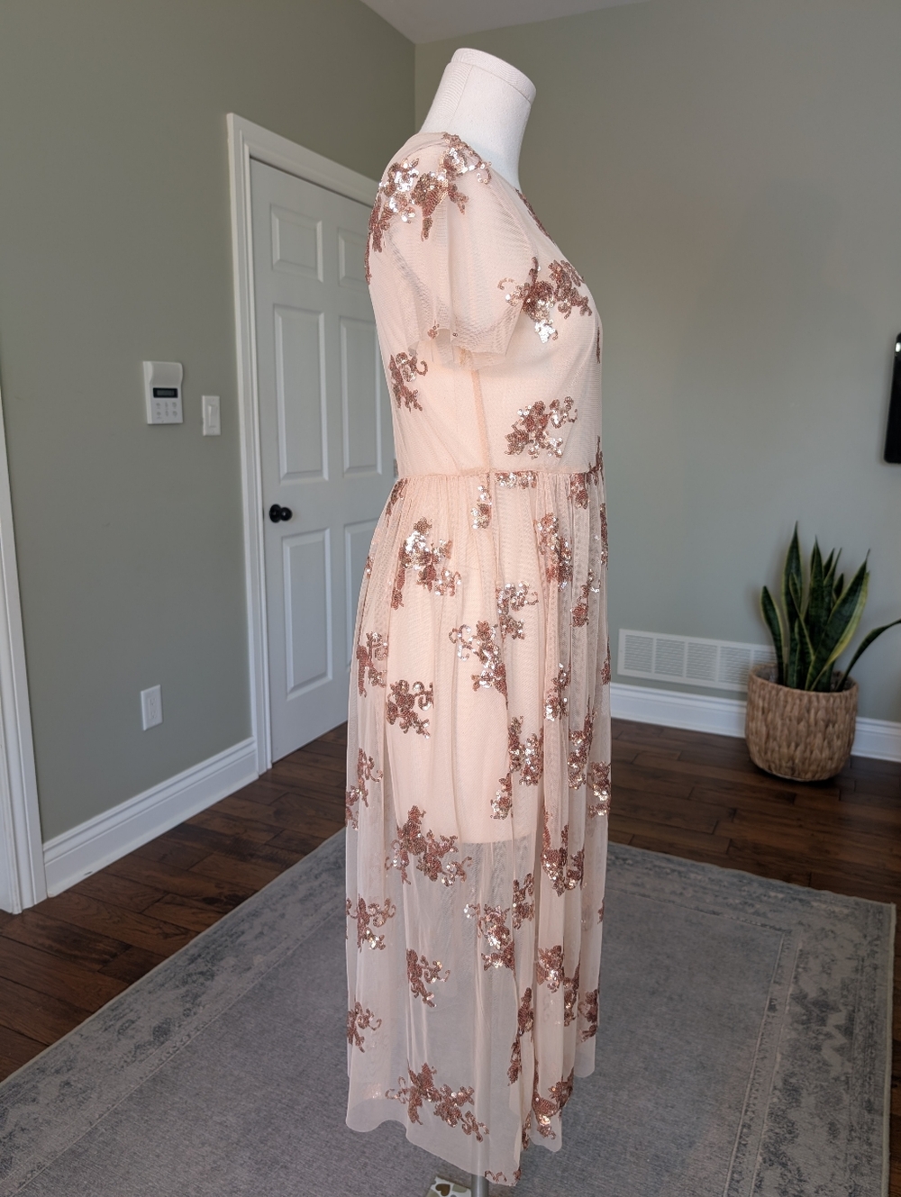 Beautiful Women's Beige Party Dress Sequin Sheer Romantic Feminine Size S - Picture 4 of 14